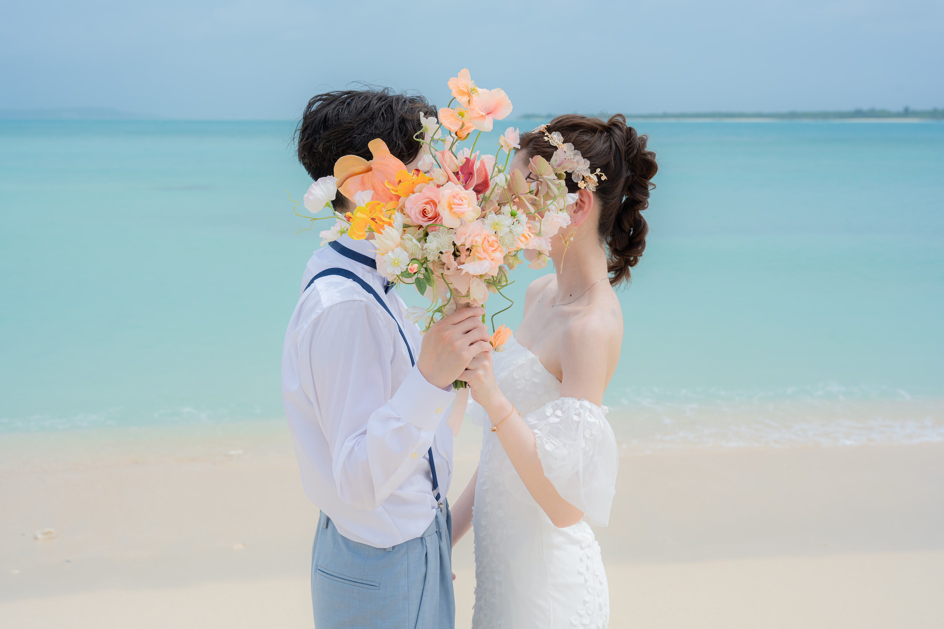 Okinawa beach with turquoise water at sunset, a pre-wedding photography location
